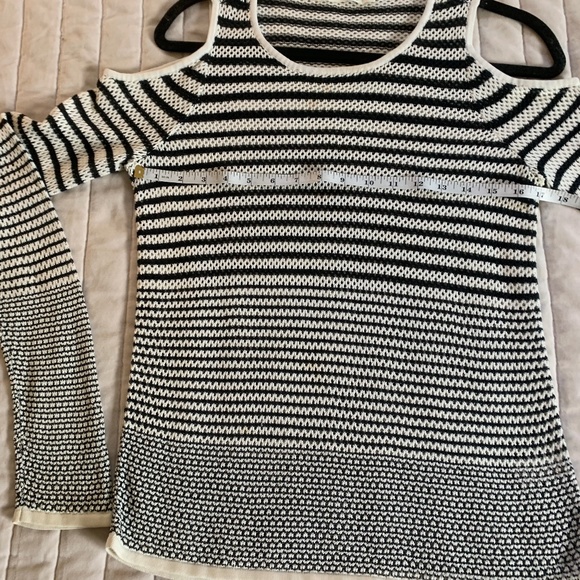 Rag and Bone Black White Stripe Semi-Sheer Cold Shoulder Sweater Size Medium - Picture 4 of 7